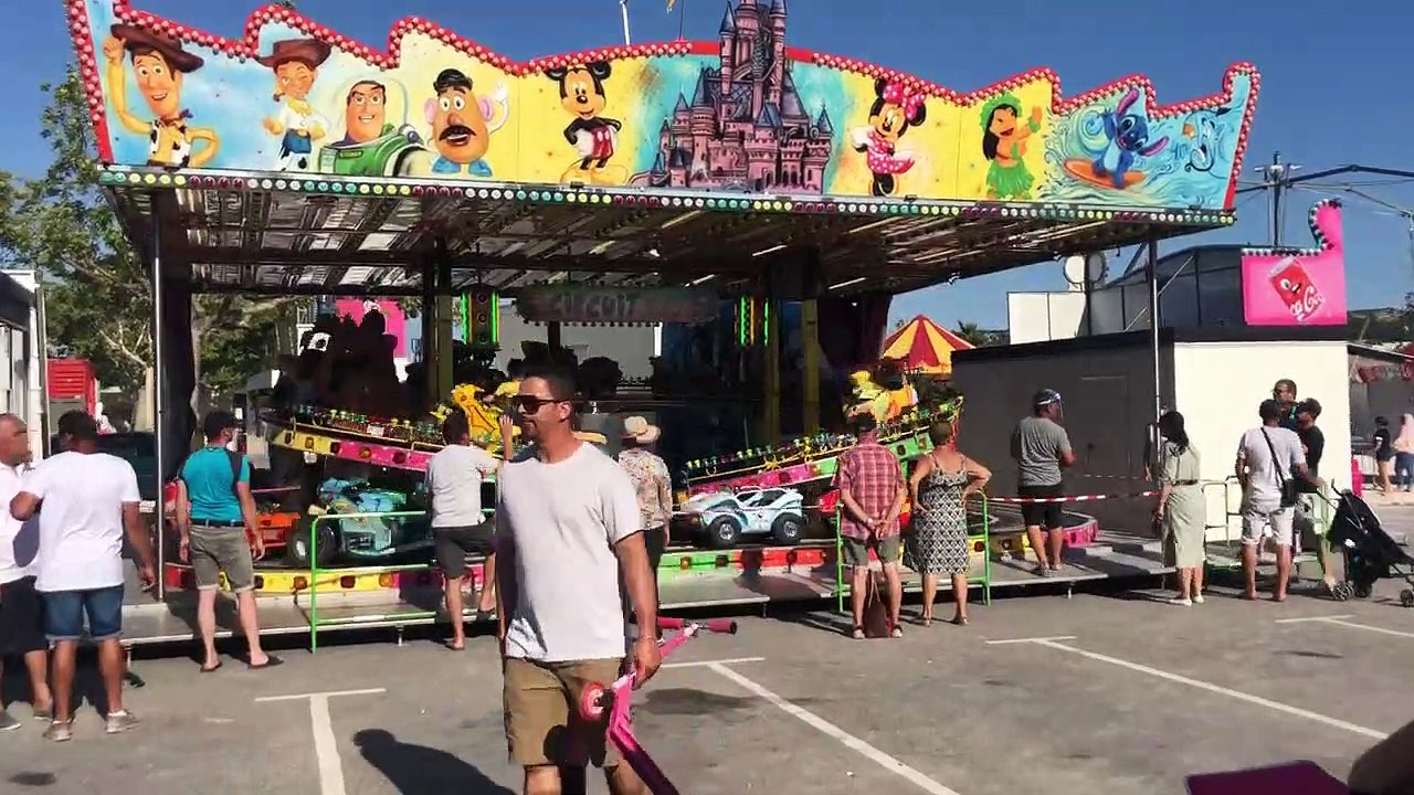 Martigues : l'esplanade de Ferrières se pare des lumières de la fête foraine de la Saint-Pierre !