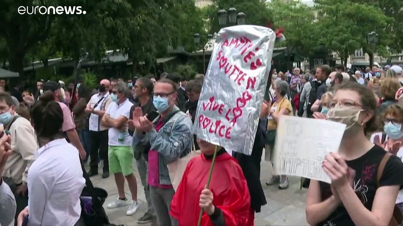 Paris: polizistinnen demonstrieren gegen vorverurteilungen