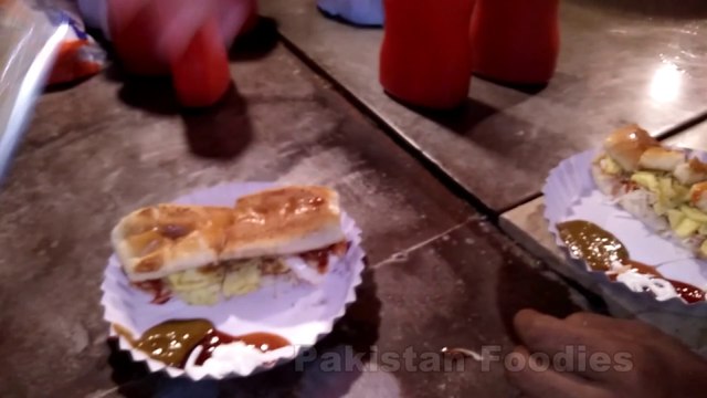 Walli Burger Point | Lahore Street Food | Pakistan Foodies