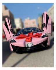 فرح الهادي تكشف أسباب وتفاصيل شرائها سيارة أحلامها