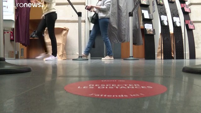 Στις κάλπες οι Γάλλοι για τον δεύτερο γύρο των δημοτικών εκλογών