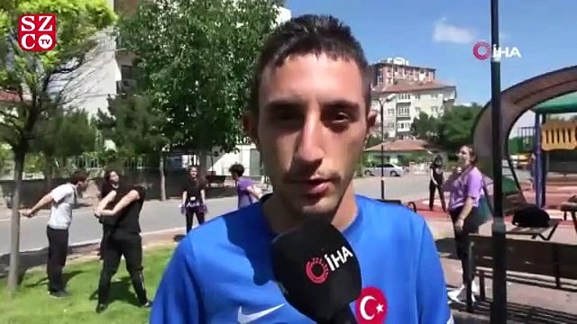 Doktorlar 'Yaşamaz' dedi; baba oldu, okudu ve meslek sahibi oldu
