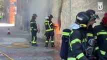 Bomberos de Madrid sofocan un incendio en una tienda de alimentación