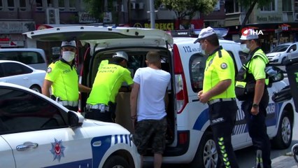 Aracıyla yüksek sesle müzik dinleyince cezadan kaçamadı