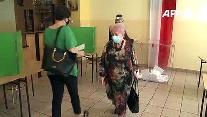 انتخابات رئاسية حاسمة لمستقبل الحكومة اليمينية القومية في بولندا