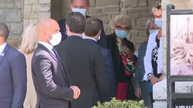 Macron acude a votar en la segunda vuelta de las municipales francesas