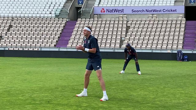 Stuart Broad fielding