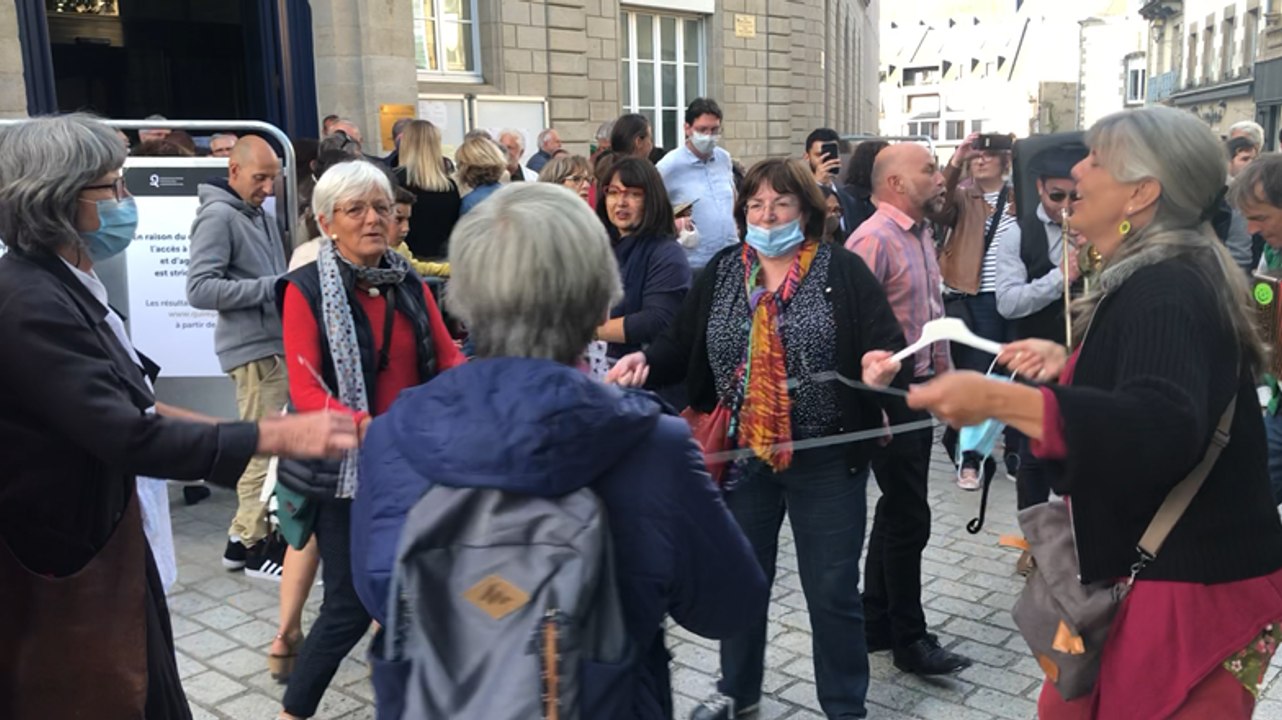 Ça chante et ça danse à Quimper après la victoi...