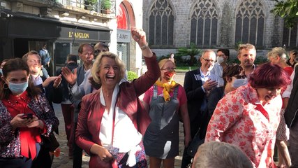 Municipales 2020 : Isabelle Assih, nouvelle maire, congratulée