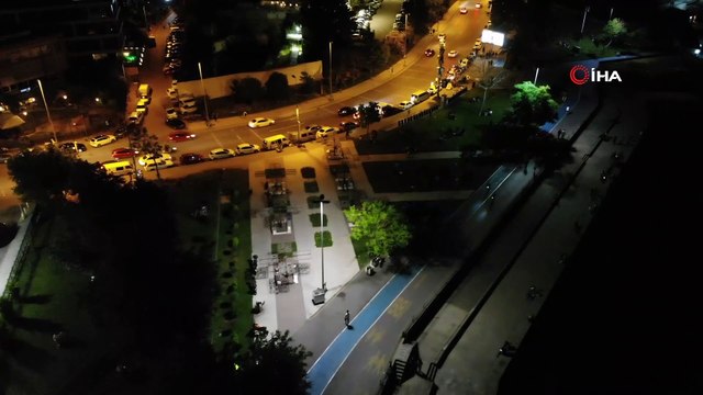 Caddebostan Sahili'nde 'sosyal mesafesiz' yoğunluk