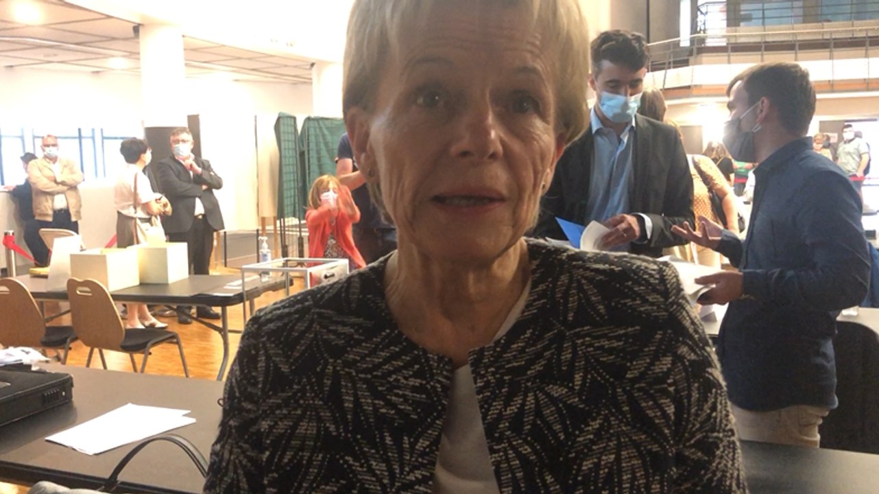 Christine Le Strat réélue