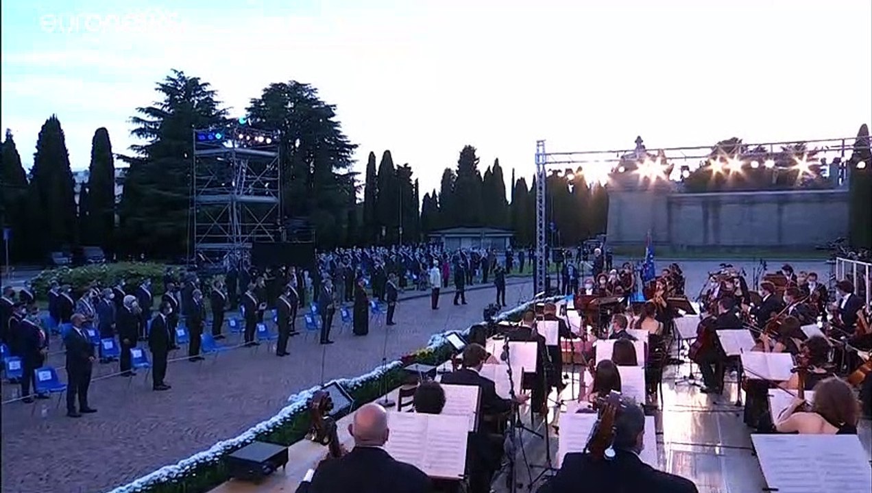 Gedenkfeier in Bergamo für die Coronavirus-Toten - In London warnt Patel vor Nachlässigkeit