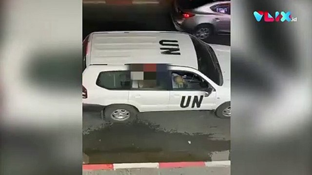 Enggak Ada Akhlak! Staf PBB Mesum di Mobil Kaca Bening