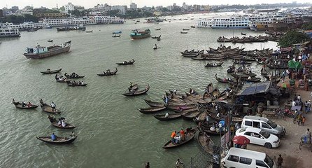 Bangladeş'te feribot battı: En az 25 ölü