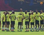 Barcelone - Sur le départ, Arthur salue ses coéquipiers