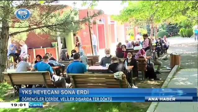 Öğrenciler içeride, veliler dışarıda ter döktü