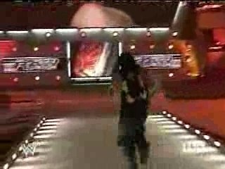 Randy_Orton_Kicks_Matt_Hardy