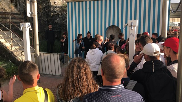 Le rappeur Hatik à la rencontre de ses fans