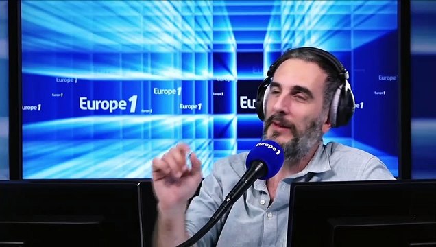 Michaël Youn et Arnaud Ducret interprètent en live Fous ta cagoule
