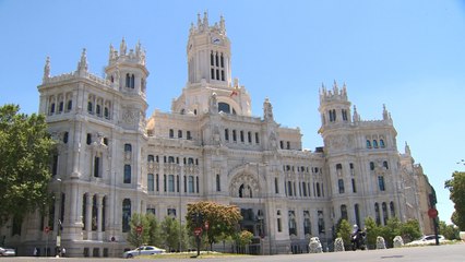 Download Video: El Palacio de Cibeles, sin bandera arcoiris por el Orgullo 2020