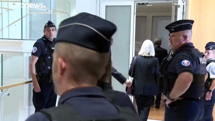 Scheinbeschäftigung der Ehefrau: Ex-Premier Fillon zu 2 Jahren Haft verurteilt