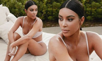 Kim Kardashian posa en la cama y recorre su mansión con una lencería explosiva
