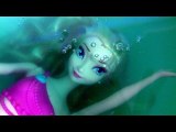 Elsa Transforms in Little Mermaid Elsa Swimming Underwater in Slime Baff Frozen Bath Water Toys