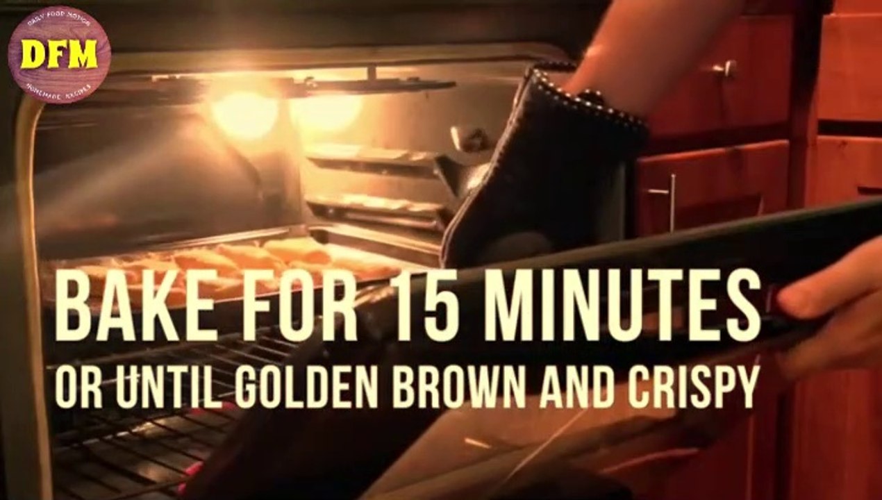 Quick and Easy Recipes / Apple Pie Roll Ups -  Best Way to Separate Egg Yolks - How to Tell if Baking Soda is Still Good -  Honey Balsamic Carrots