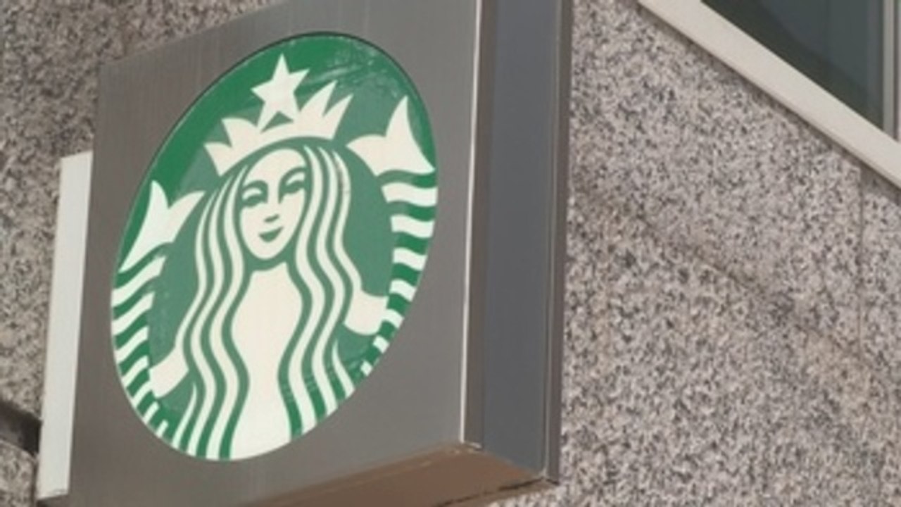 Un centenar de compañías suspenden su publicidad en redes sociales