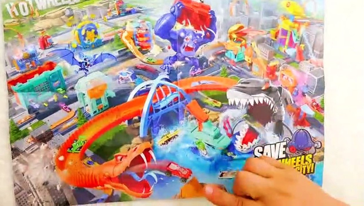 Nikita have fun with toy cars - Hot Wheels City    Nikita helps Vlad learn good habits