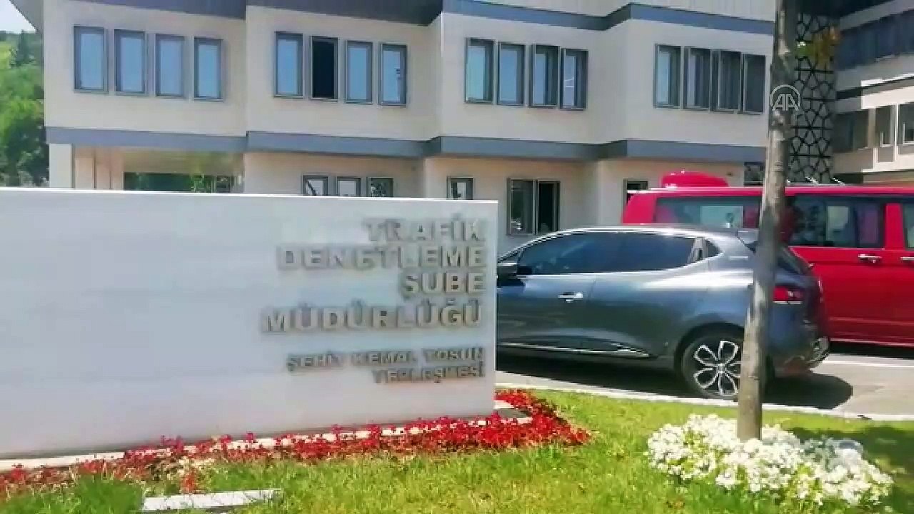 Yasağa rağmen asker uğurlama konvoyu oluşturan 4 sürücü yakalandı - İSTANBUL