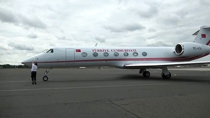 Dışişleri Bakanı Çavuşoğlu Almanya’da - Havalimanı karşılama - BERLİN