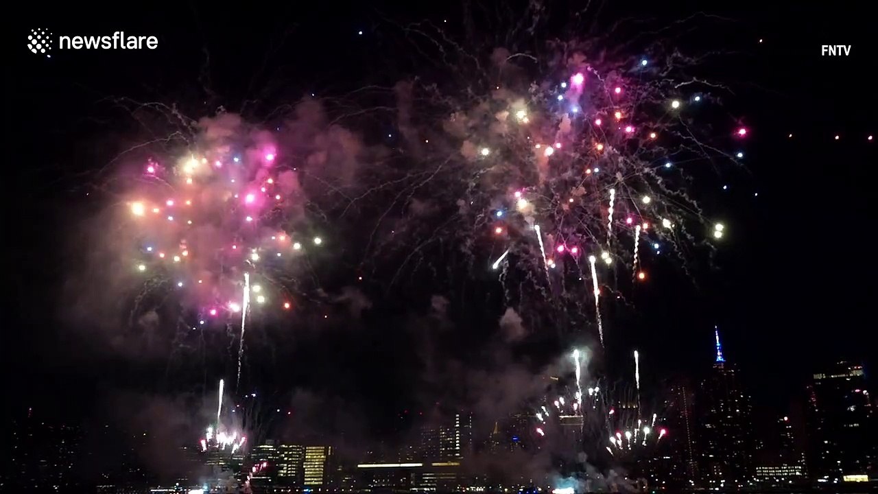 Macy's iconic 4th of July fireworks get off to a spectacular start