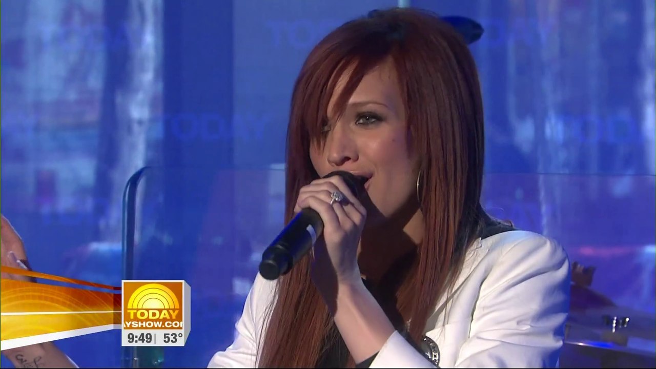 Ashlee Simpson - Pieces Of Me (Live @ The Today Show) (2008/04/18) [1080p HD]