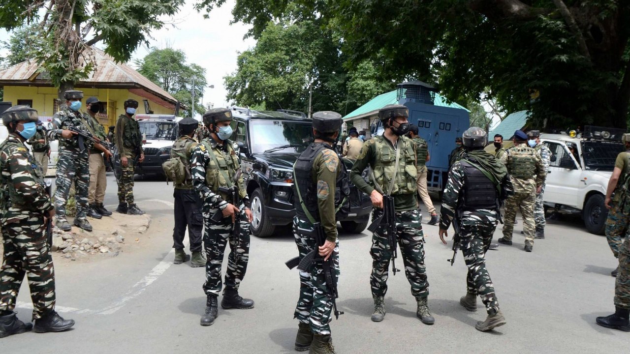 Hizbul commander killed in encounter in Anantnag