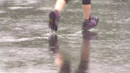 [날씨] '양동이로 물 퍼붓는 수준' 장맛비... 강릉 109년 만 6월 호우 / YTN