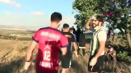 Doğaseverler, piknikçilerin bıraktığı çöpleri topladı