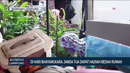 Di Hari Bhayangkara, Janda Tua Dapat Hadiah Bedah Rumah