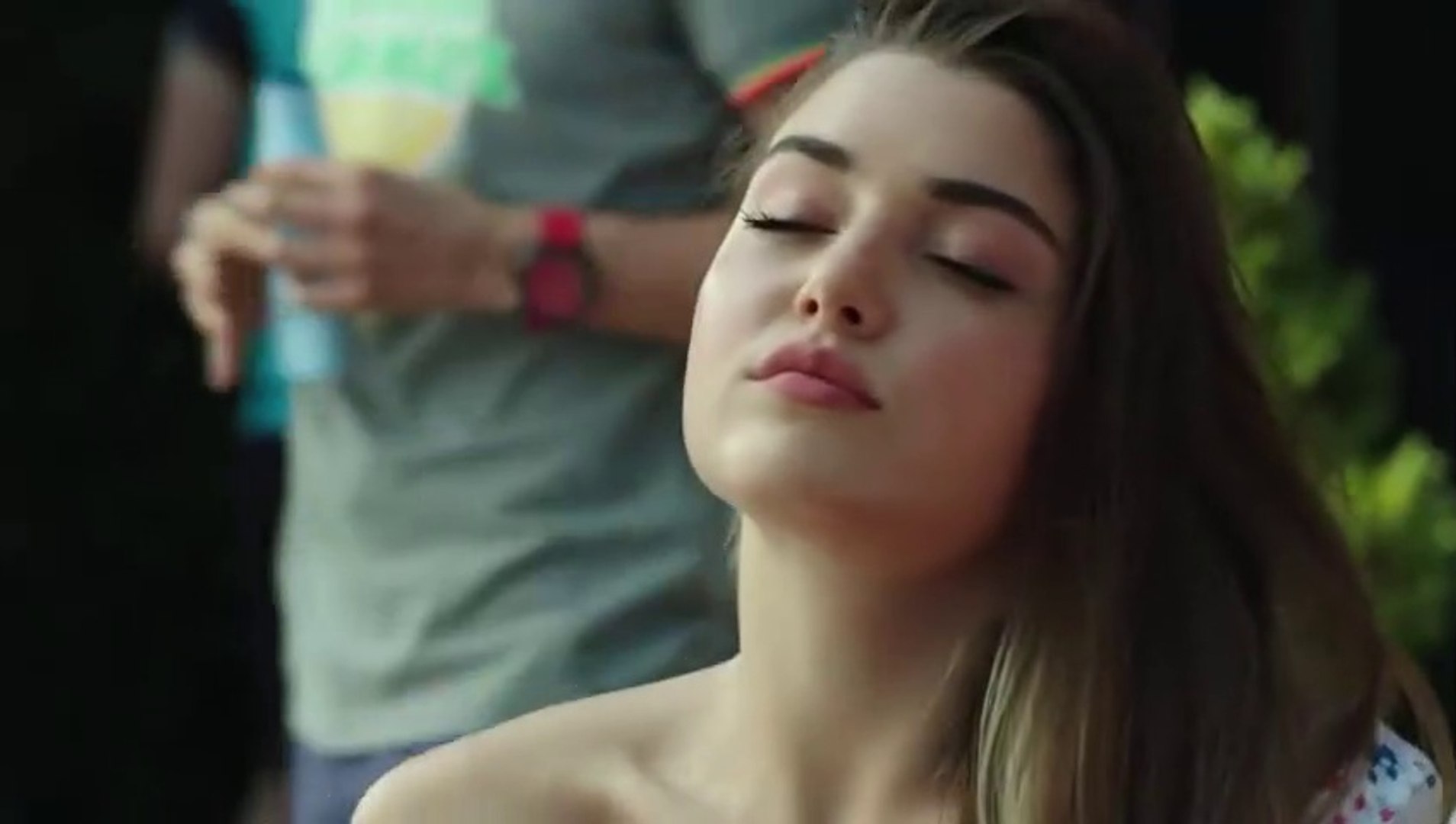 Hande ercel hot video