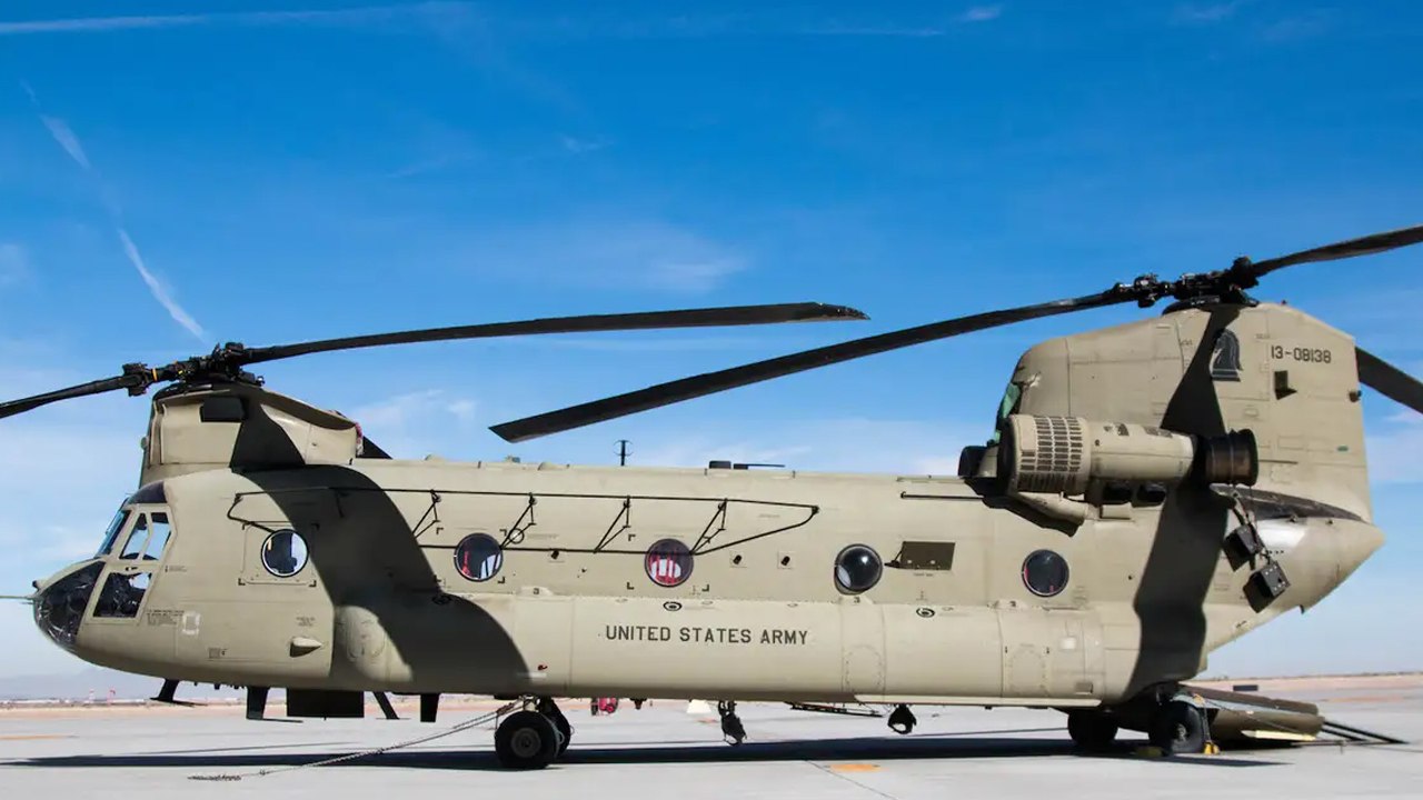 America-வின்  CH-47 Chinook Helicopter | India China Border Fight | Oneindia Tamil