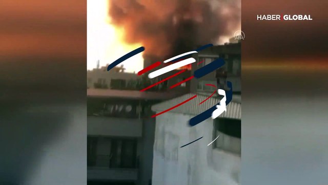 Çatı katından yükselen alevler korkuttu