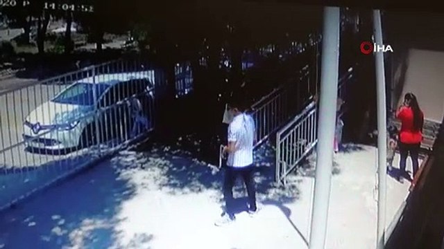 Maskesiz girdiler, uyaran doktoru darp ettiler