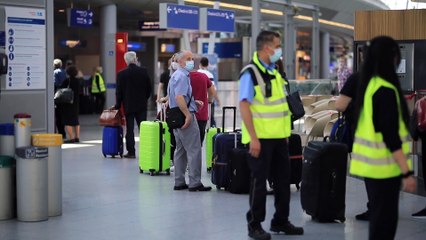 Los 27 dan luz verde a la lista de 15 países a los que abrirán su frontera exterior