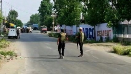 Video herunterladen: J-K: Two CRPF jawan killed in militant attack in Sopore