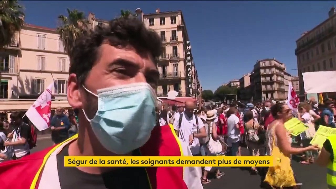 Hôpital : le personnel dans la rue pour réclamer "des lits et du fric"