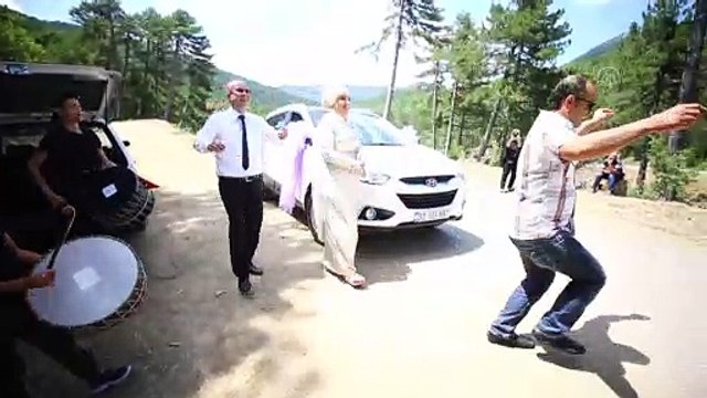 Düğün salonunu iptal ettirip 3 bin metre yükseklikteki yaylada düğün yaptı - KONYA