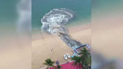 멕시코 아카풀코 해변에서 폐수 무단 방류 의혹 / YTN