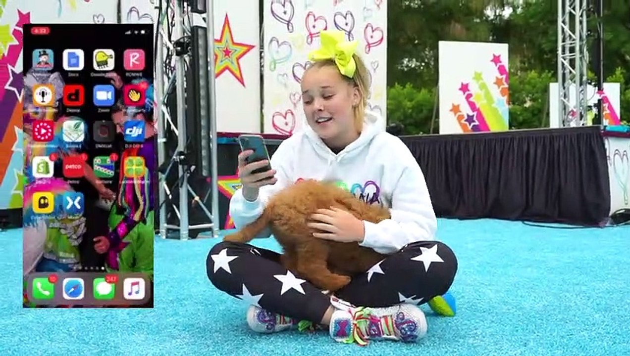 WHAT'S ON MY IPHONE! - JoJo Siwa