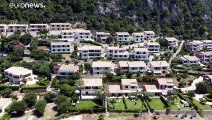 اليونان تسارع لإنقاذ الموسم السياحي وتعيد فتح جزرها أمام السياح