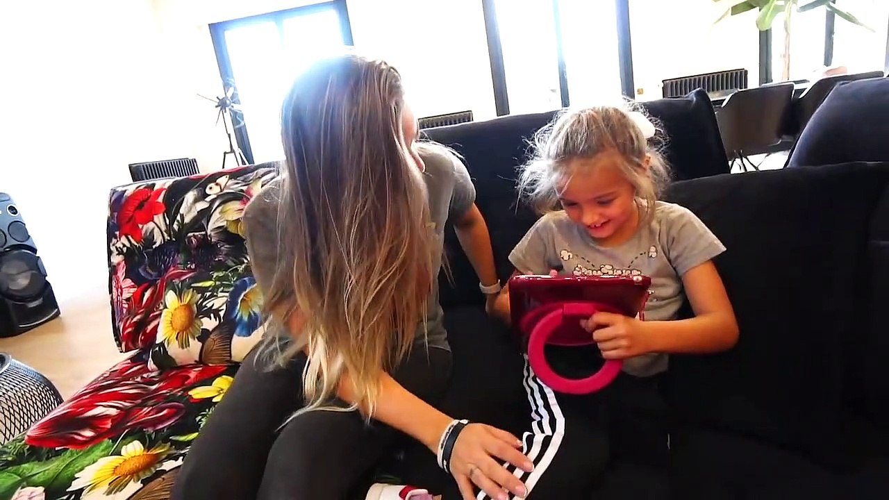 LA NIÑA MISTERIOSA - EL BOSQUE Cap. 1 By Las Ratitas ( 720 X 720 )